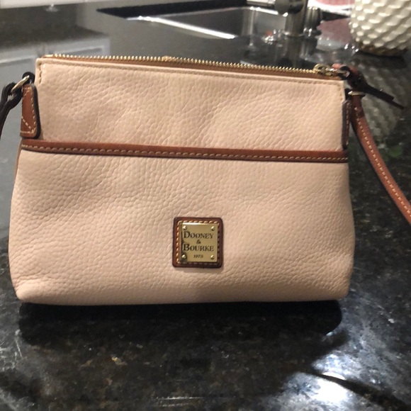 Dooney & Bourke crossbody purse - Picture 5 of 8